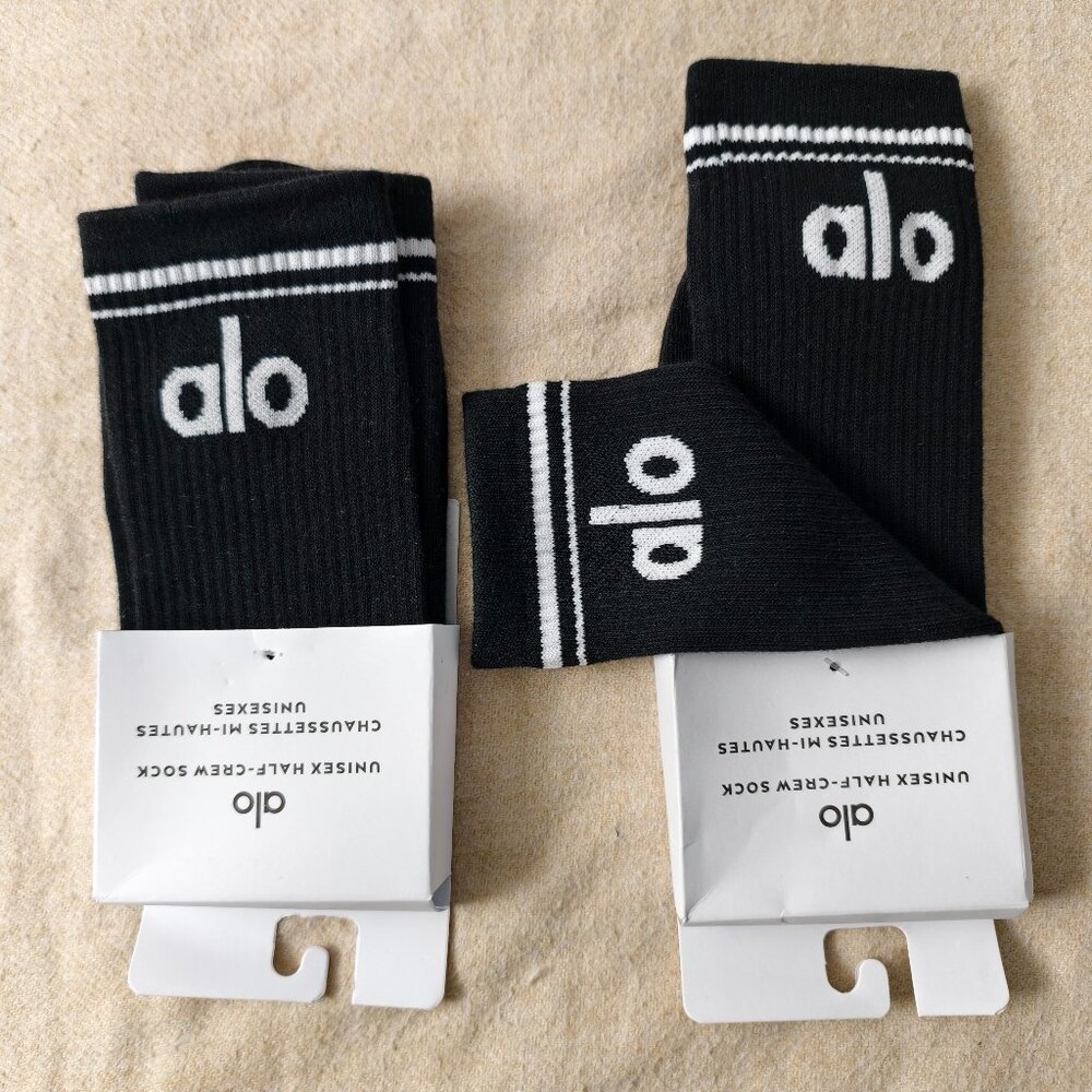 🧢Alo Yoga Socks 2 Pairs